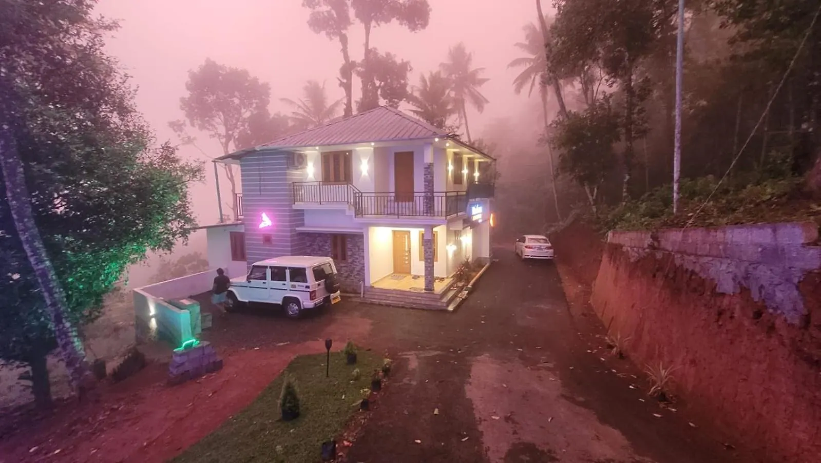 Newcastle Holiday Resorts Entire Property With 5 Bedrooms-Near Munnar & Idukki-Superb Vibe,View - Kitchen, Campfire & Bbq Facility location